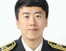 영주소방서 이상현 소방사, 도로에 쓰러진 80대 노인 구해 화제