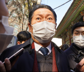 조계사 입구에서 발길 돌린 정청래