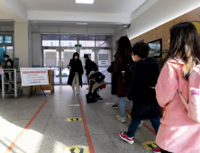 역학조사도 등교 판단도 알아서?…‘번아웃’ 호소하는 학교