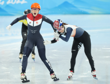 ‘아쉬운 한 발짝’ 최민정, 쇼트트랙 1000m 은메달