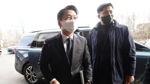 ‘安 단일화 철회’에… 국민의힘, 여전히 “정권교체” vs 與 “이준석 폐륜적 발언”
