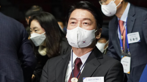 안철수 ‘특별당비’ 납부에… 이상돈 “대단한 결심”