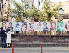 “시민단체 질문, 왜 답 안하셨어요?” 후보 캠프에 물었다