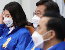 사전투표 첫날, 고개숙인 박지현<br>“지적 달게 받겠다”