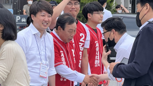  이준석 국민의힘 대표·최민호 세종시장 후보, 거리인사 유세