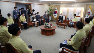 양승조 지사‧김태흠 당선인, 6.1 지방선거 이후 처음 만나 환담, 