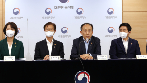 엇갈린 尹 경제정책 평가...“국민 위한 보완책 필요” 한목소리