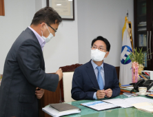 심덕섭 고창군수 1호 결재 ‘전군민 재난지원금 지급’