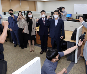 경찰국 직원들 격려하는 이상민 행안부 장관