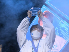 ‘철권계의 GOAT’ DRX ‘무릎’ 배재민, EVO 2022 우승