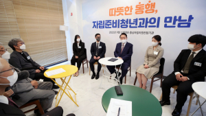 尹 대통령, 자립준비청년 만났다… ‘과감한 지원’ 약속