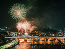 진주시, 보고 듣고 즐기는 '진주 10월 축제' 가득 [기획특집]