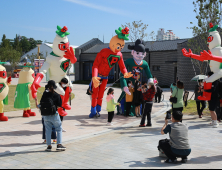 2022영주세계풍기인삼엑스포, ‘풍삼이 퍼레이드’ 인기