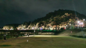 진주 8경 중 하나...'새벼리' 밤을 밝히다 [여기어때]