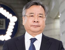 가짜 수산업자에 포르쉐 지원…검찰, 박영수 전 특검 기소