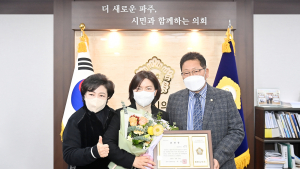 파주시의회, 12월 칭찬공무원으로 광탄면 이은순 팀장 선정