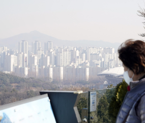 한파는 지나갔는데... 여전히 서울하늘 뒤덮은 '초미세먼지' 