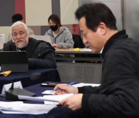 '단독면담' 대화하는 오세훈과 박경석 전장연 대표