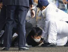 기시다 총리 연설 직전 폭발물 투척… 용의자는 24세 남성