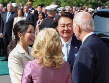 尹 대통령 내외, 백악관 도착…바이든 직접 영접