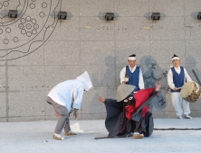 한국 탈춤의 '진수' 간직한 '김해오광대' 만끽하세요