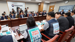 최저임금 1만원 넘을까…노사 막판 줄다리기 ‘팽팽’