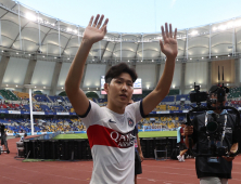 PSG 유니폼 입고 한국 온 이강인 “한국에 좋은 선수 많다는 것 증명할 것”