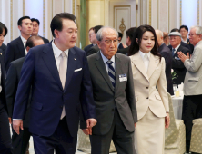 광복절 앞두고 독립유공자 만난 尹대통령…‘경의와 감사’