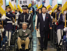 尹대통령, 광복절 경축식 참석…“국가 정체성의 핵심”