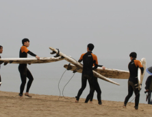 동해서 서핑 중 연결고리 끊겨… 30대 남성 부상