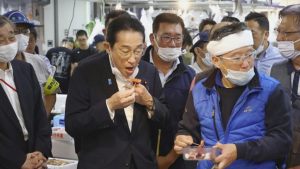 기시다 “中 수산물 수입규제 철폐…과학적 근거 없어”