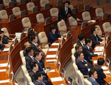 헌정사 첫 검사 탄핵심판… 안동완 “유우성 기소, 법과 원칙 따랐다”