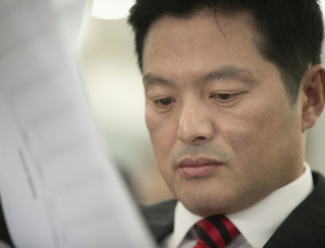 생각에 잠긴 김태우 강서구청장 후보