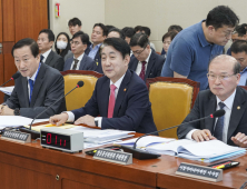 ‘한국 홀대’ 애플...‘위치기록 편법수집’ 구글 [2023 국감]