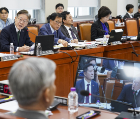 국방장관에게 질의하는 이재명 대표