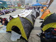 건보공단, 고객센터 노조원 400명 고소…“불법점거 농성”