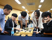 신진서, 커제 격파…LG배 한국 우승