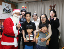 산타로 변신한 광양제철소, 아이들 위한 달콤한 크리스마스 선물 선사