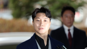 ‘박수홍 출연료 횡령 혐의’ 친형, 징역 7년 구형