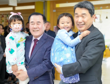 김지철 충남교육감, 이주호 부총리와 유보통합 논의