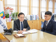 서거석 전북특별자치도교육감, 1호 결재 ‘협약형 특성화고 추진계획’ 서명