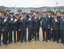 인제대 ROTC 19명 '육군 소위로 명받았습니다'