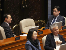 민주당, 비공개 심야 회의서 ‘홍영표 컷오프’ 확정