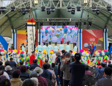 만개한 벚꽃 뒤덮인 '창녕 부곡온천축제' 마음껏 즐기자