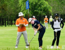 골프공에 맞아 실명 여성…안전주의 위반 캐디 ‘법정구속’