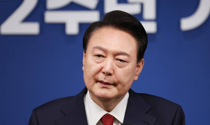 尹대통령 “김건희·채상병 특검 기다려 달라…韓 사퇴 요구는 오해”