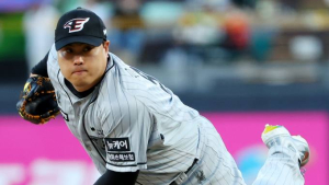 류현진, 12년 만에 삼성전서 웃었다…한화 12-2 대승