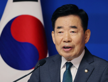 퇴임 앞둔 김진표 “‘노사모’처럼 건강한 정치 팬덤돼야” 쓴소리