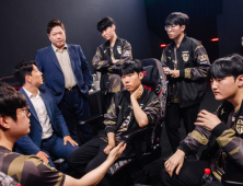 MSI 이후 첫 세트 패…젠지, TES에 1세트 헌납 [EWC]