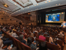  전 세계 우주 연구자들이 부산으로… 블랙이글스도 뜬다